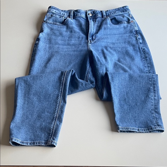 American Eagle Outfitters Stretch Mom Jean Size 12 Short - Picture 4 of 16